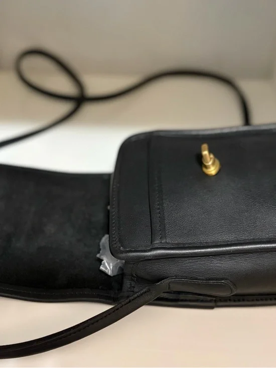 Vintage Coach Scooter Bag (#9893) Black Leather Crossbody with Brass Turn-Lock - Picture 3 of 9